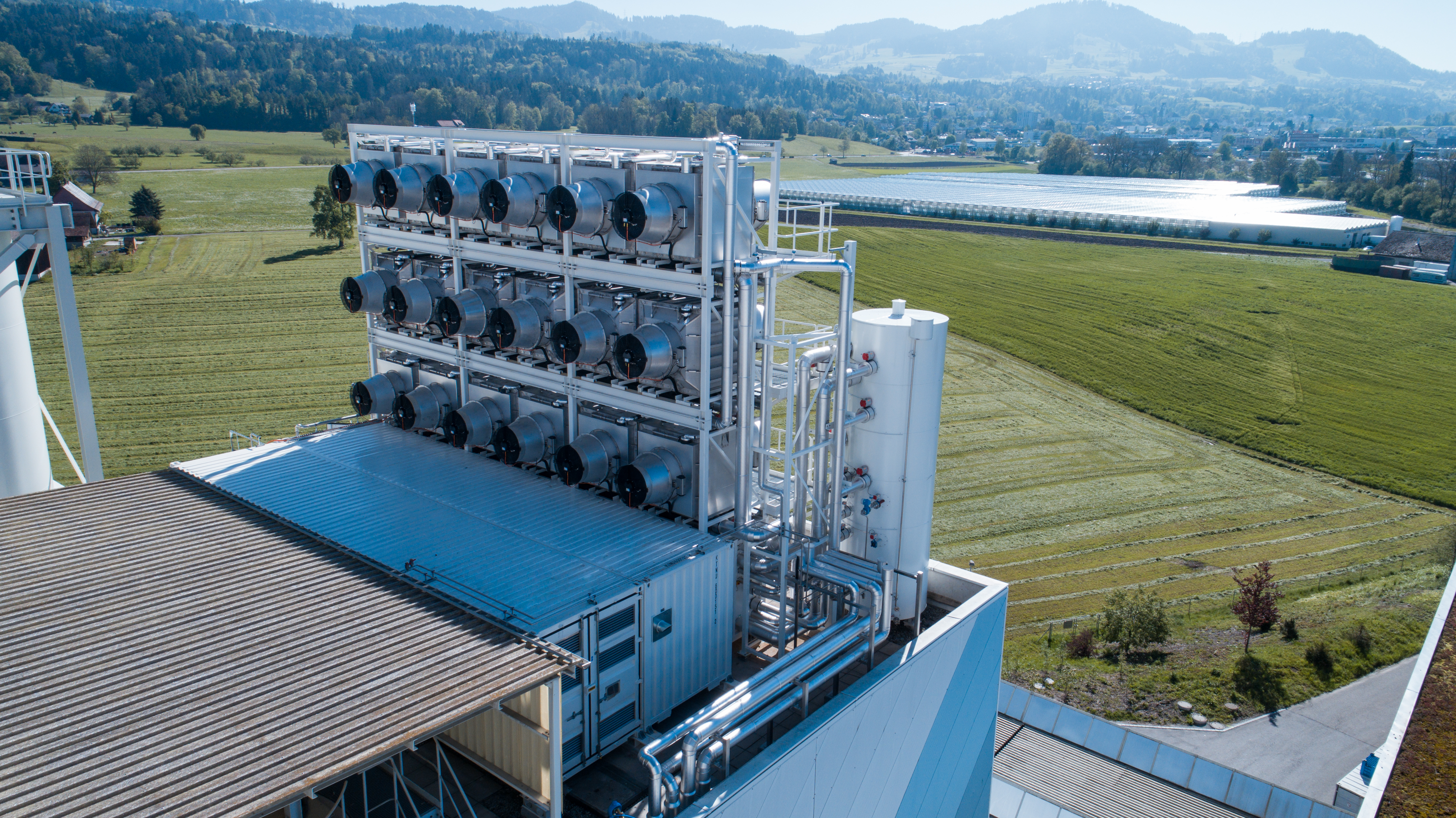 Climeworks_Anlage_Hinwil.jpg